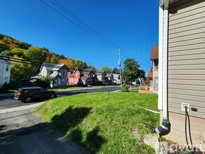 Building Photo - 319 Charles Ave