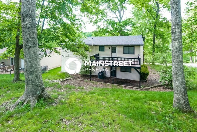 Building Photo - 3 Bedroom Pet-Friendly Home in Fenton, MO with Main Street Renewal