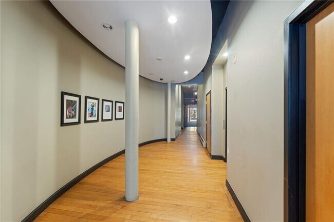 Building Photo - 755 Westminster St