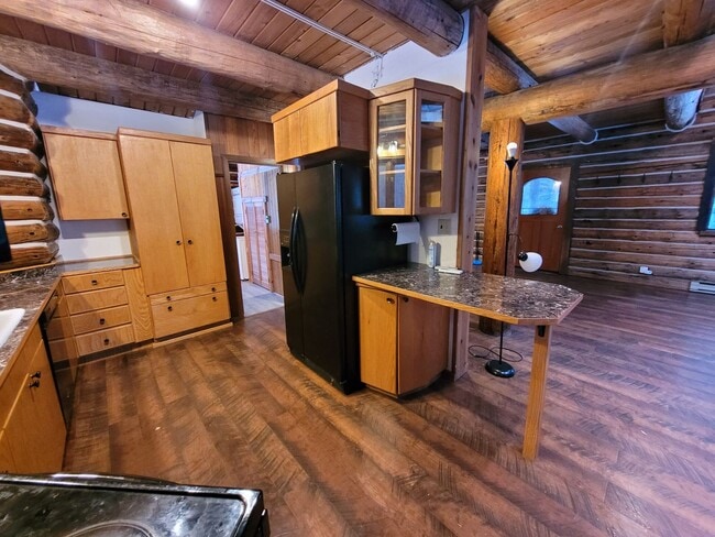 Building Photo - Log Cabin on Acreage, Mosquito Lk Rd