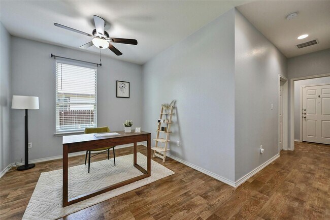 Building Photo - 451 New Bridge Dr