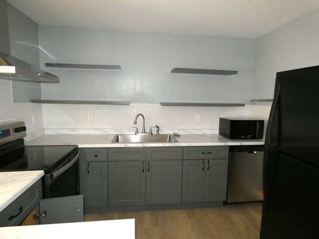 Building Photo - 1405 S Jefferson St