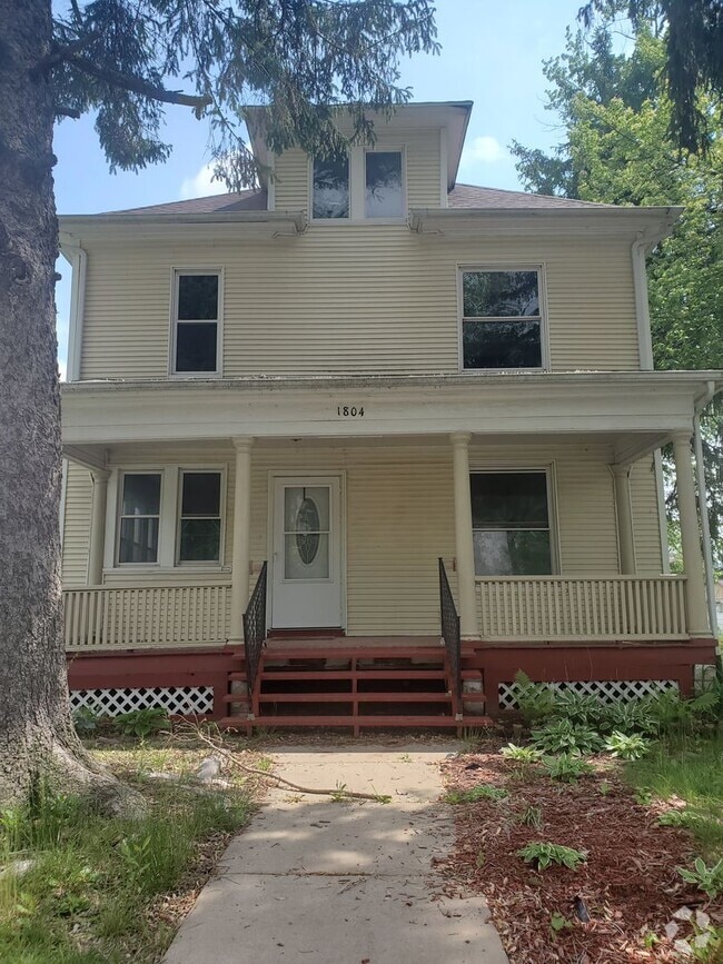 Building Photo - SL WEL1804