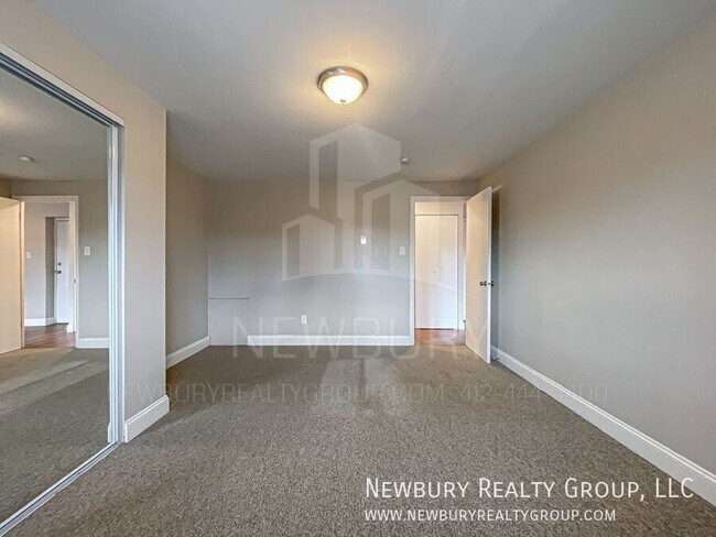 Building Photo - 1848 Chessland St