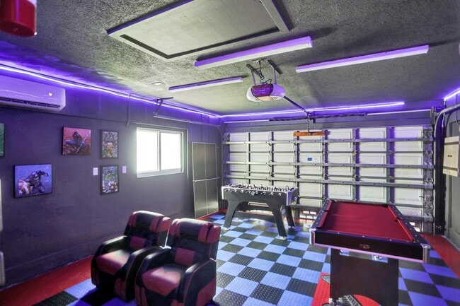 Building Photo - 470 SE 4th Ct