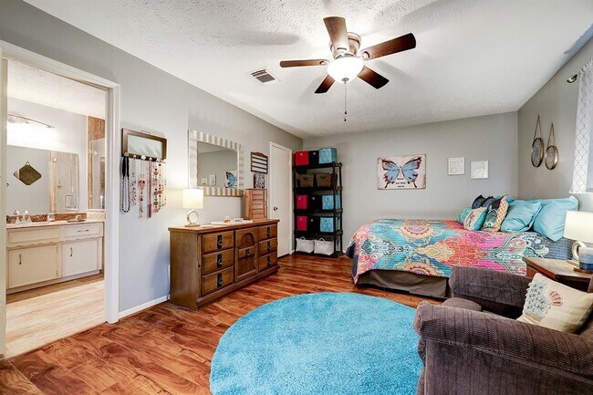 Primary BR off the kitchen. This is a split floorplan. Primary in back with secondary rooms in front - 16 Warwick Ln