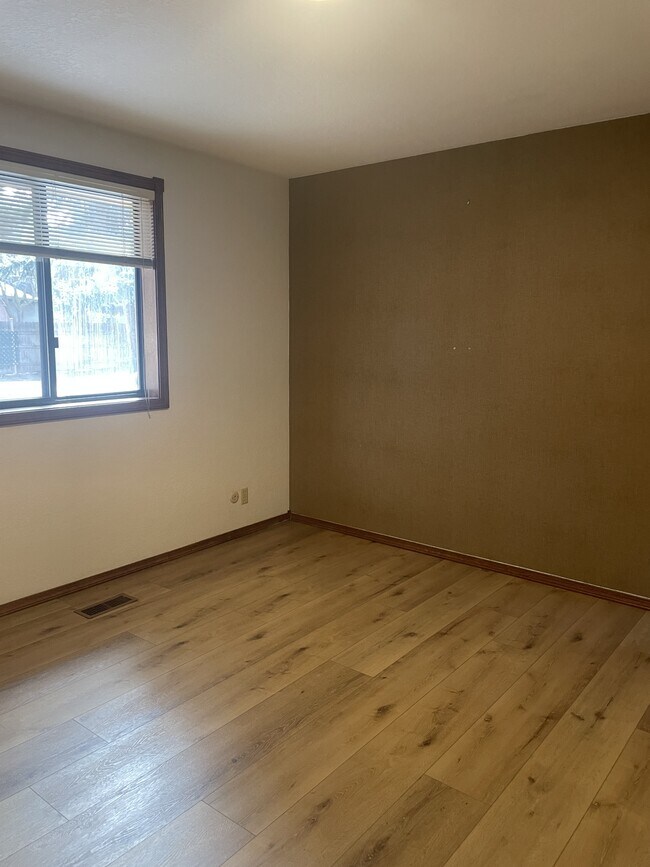 Building Photo - 3500 S Vintage Way