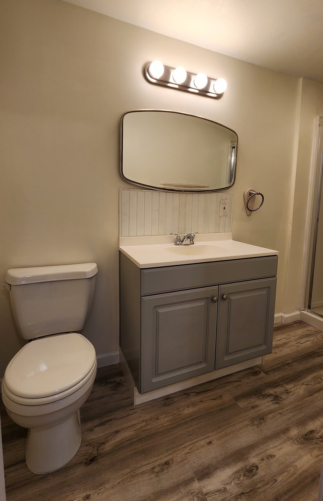 Bathroom - 500 Radcliffe St