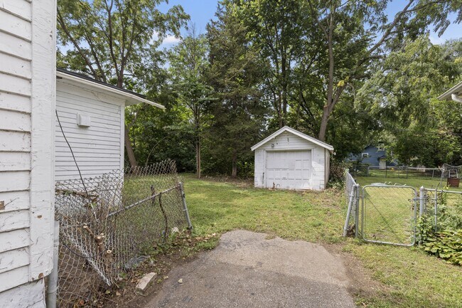 Building Photo - 308 Miriam Ave