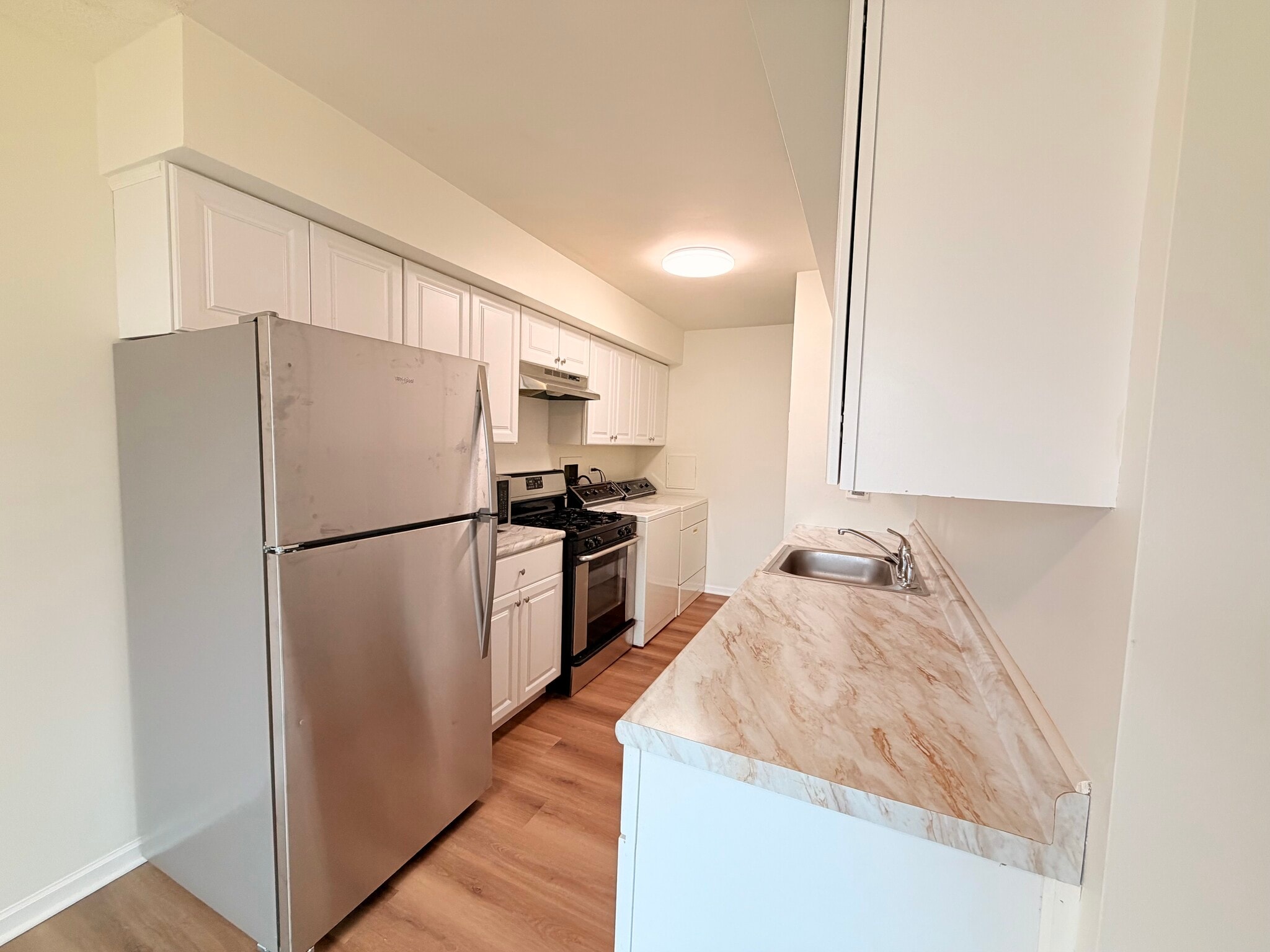 Kitchen - 1661 Cornell Dr