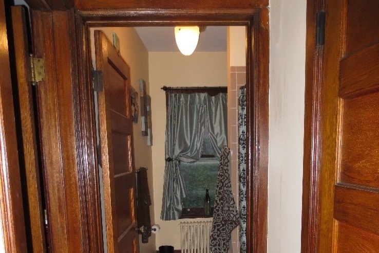 3rd Floor bathroom - 206 Lancaster St