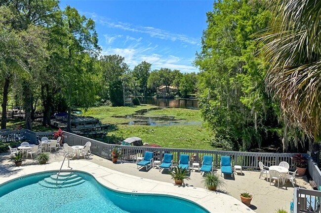 Building Photo - 20800 River Dr