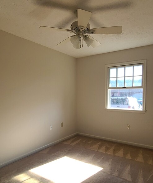 Building Photo - 355 Stonegate Ct