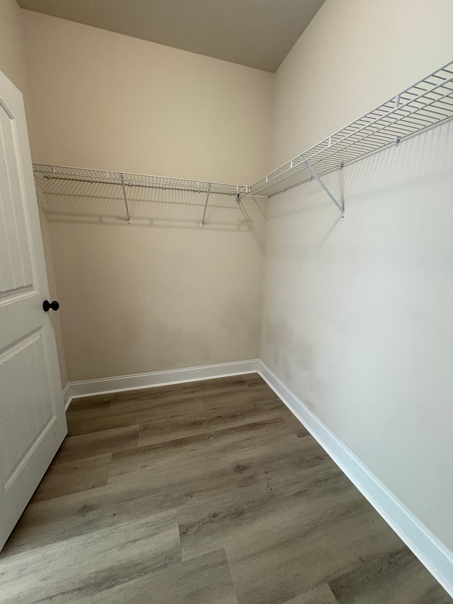 Master bedroom closet - 505 Cranberry Cir