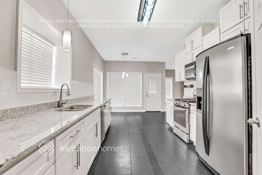 Building Photo - 1521 Green Oak Cir NW