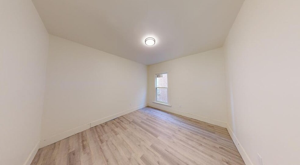 Unit 2 - 736 Main St