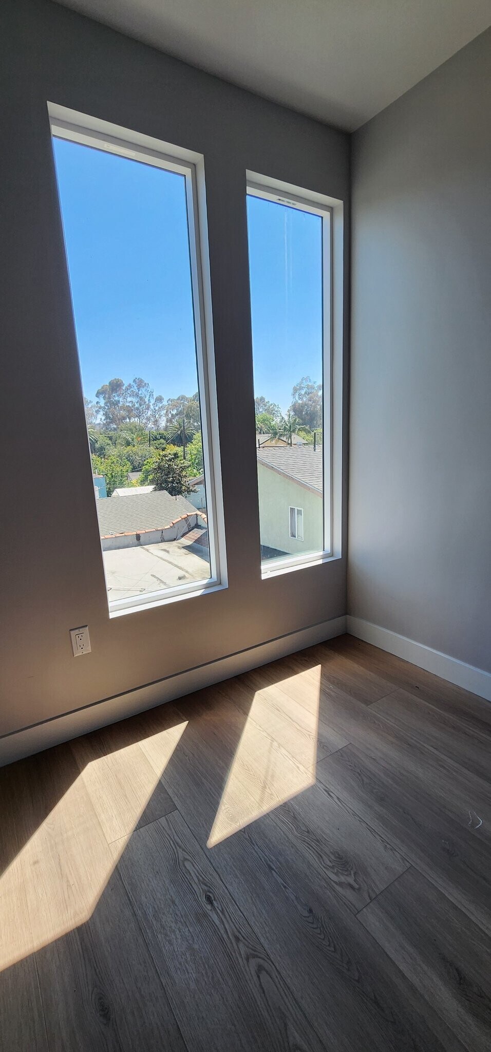 Building Photo - 2401 Redondo Blvd