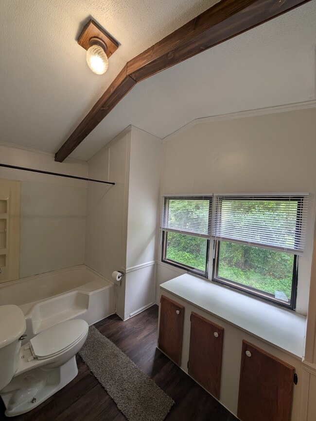 Building Photo - 35 Ransdell Ln