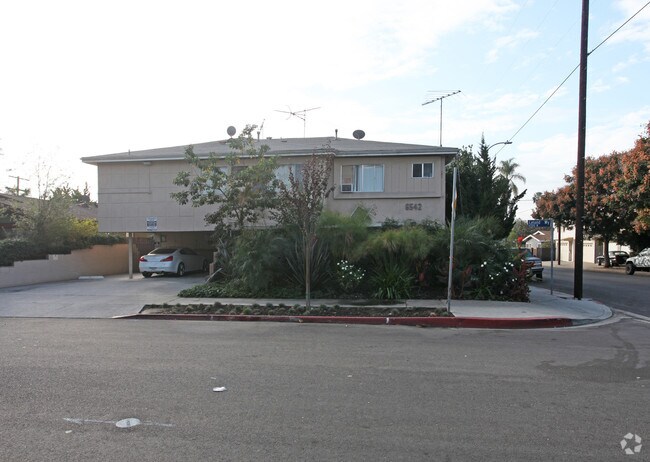 Building Photo - 1420 Seward St