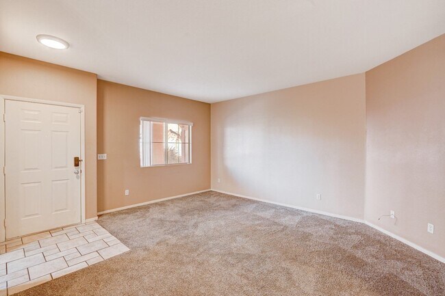 Building Photo - Beautifully Designed 2 Bedroom Condo in North Summerlin!
