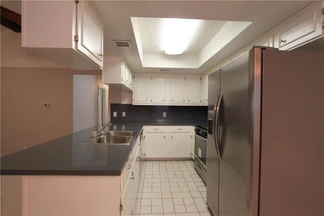 Building Photo - 6606 Betty Cook Dr