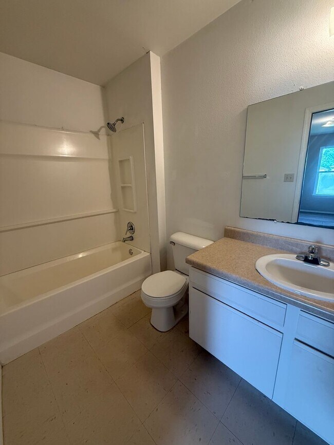 Building Photo - uTown - Your Perfect Rental Community!