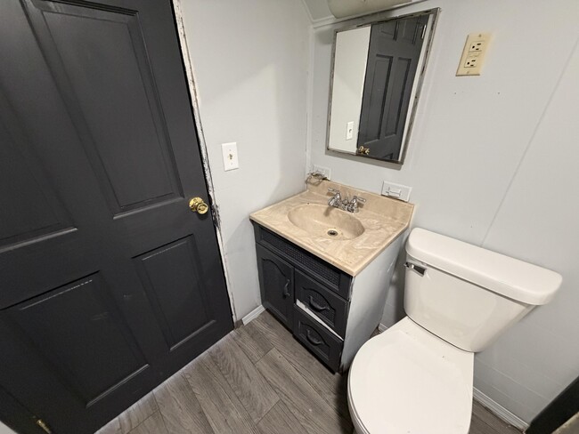 Building Photo - 730 Douglas-