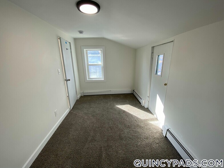 Building Photo - 71 Water St