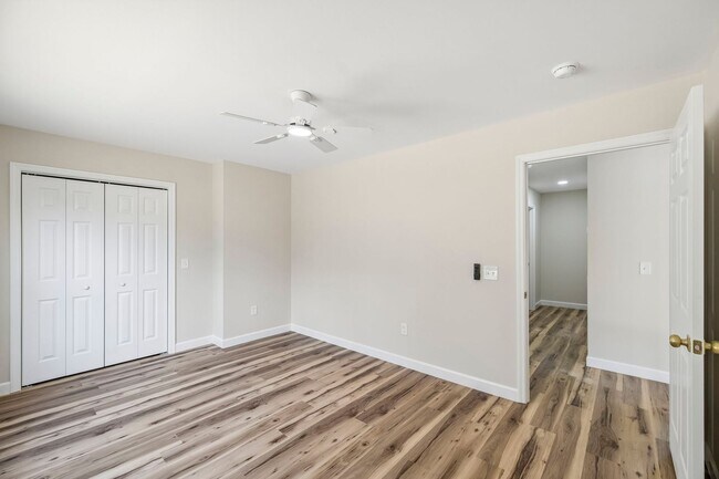 Building Photo - 211 Majestic Dr