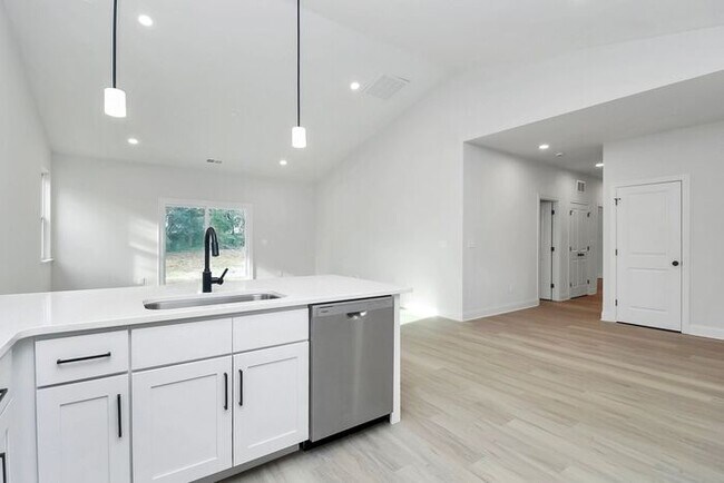 Building Photo - Brand New 4BD/2BA Ranch In Monroe!