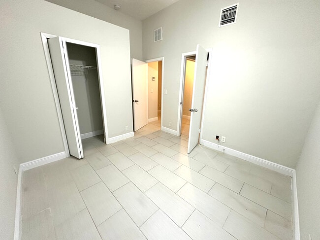 Building Photo - 8161 Winged Foot Dr