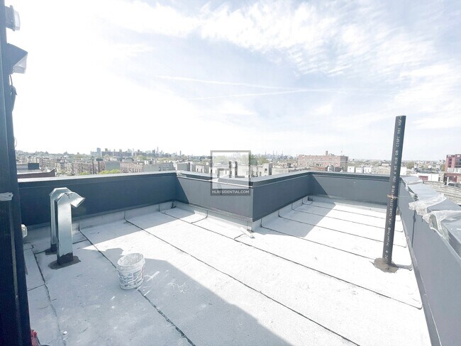 Building Photo - 1520 ST JOHNS PLACE Unit 5