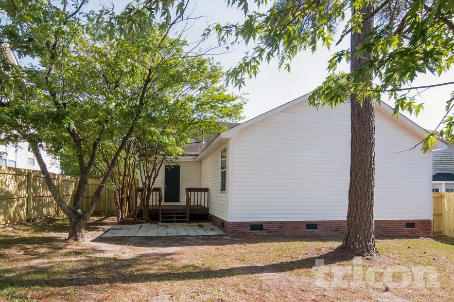 Building Photo - 108 Quinton Ln