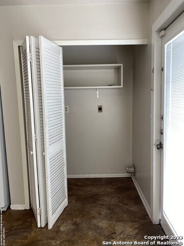 Building Photo - 2103 Farmsville Dr