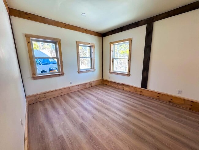 Building Photo - Meadow Woods