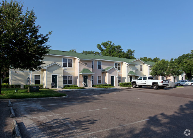 Building Photo - Enclave at Pine Oaks Apartments