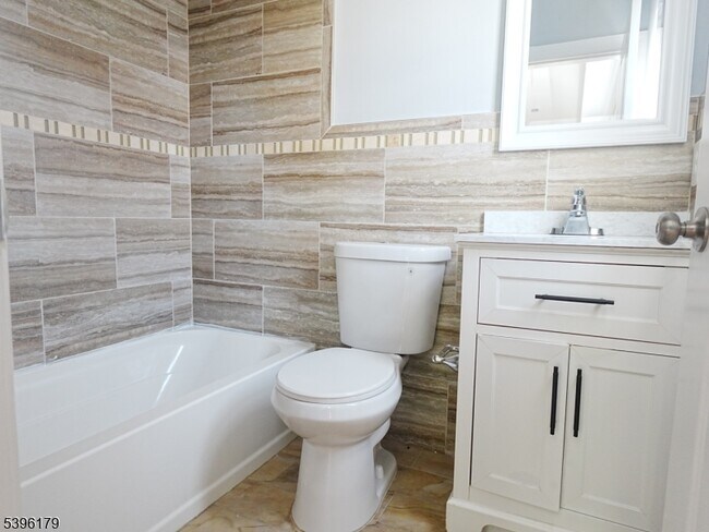 Building Photo - 57 N 15th St