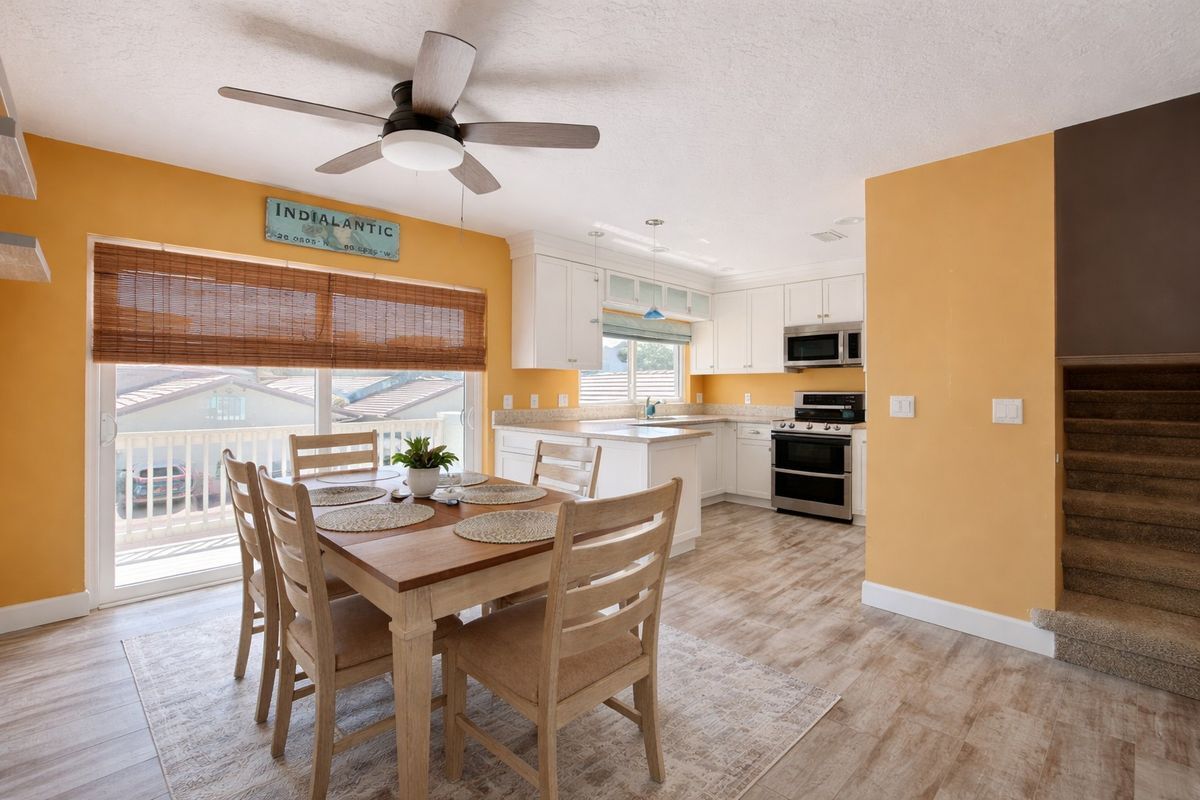 Building Photo - 1244 Beachside Ln