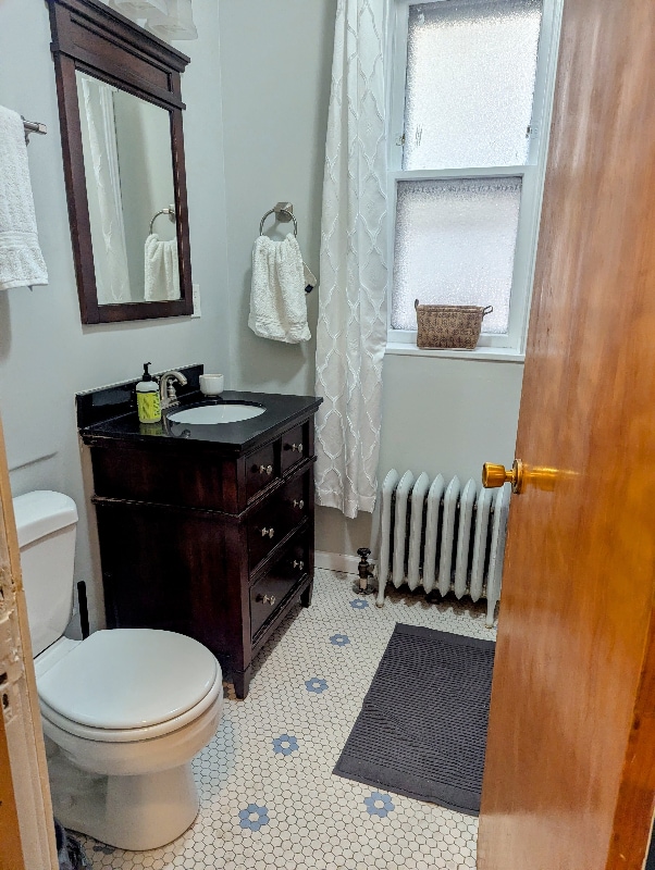 Building Photo - 3619 N Claremont Ave