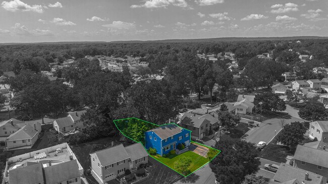 Building Photo - 1641 Lenape Rd
