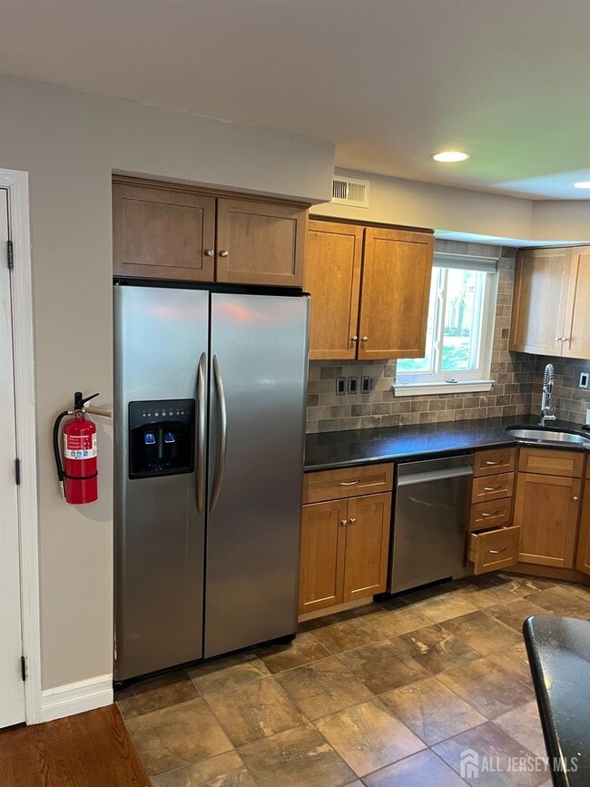 Building Photo - 511 Chanticleer