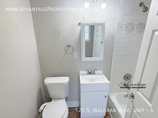 Building Photo - 525 N Waldran Blvd