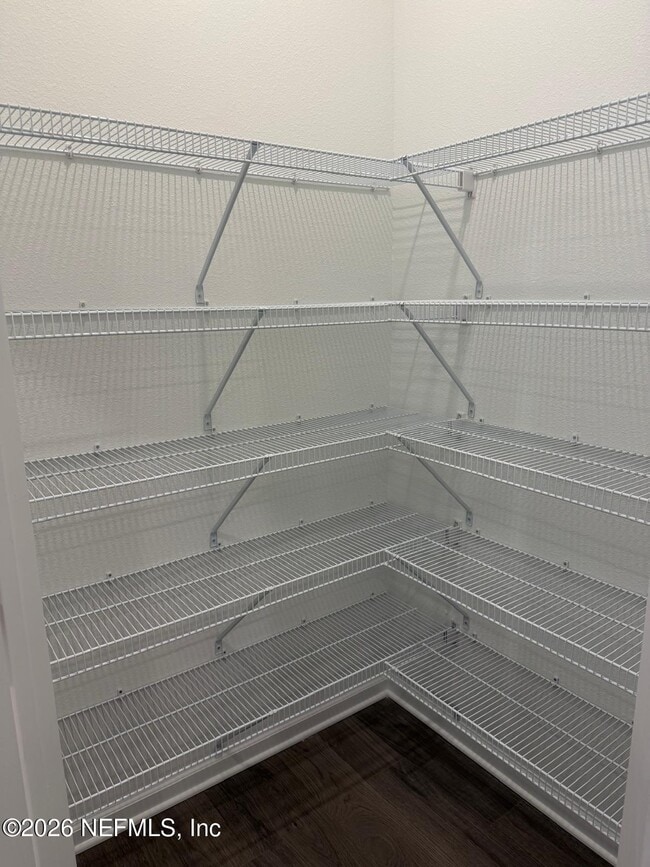 Building Photo - 644 Farmfield Dr