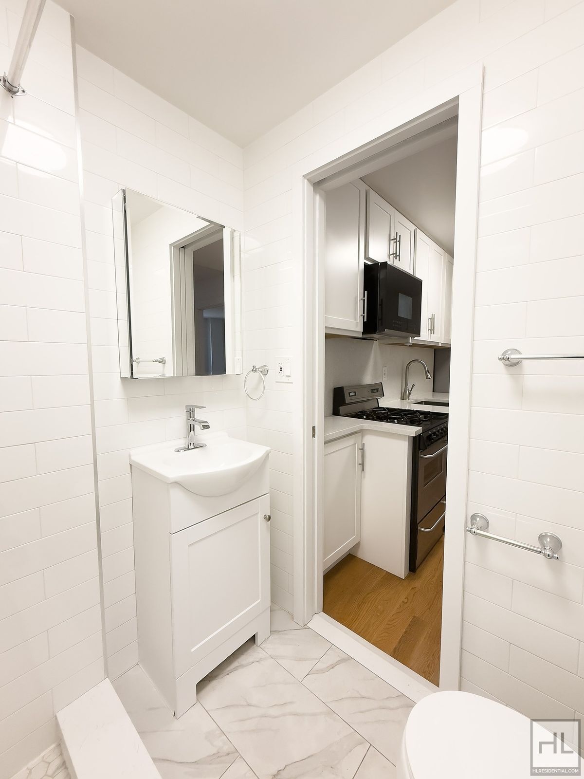 Building Photo - GREENE AVENUE / Spacious 1-Bed 1-Bath / Mi...