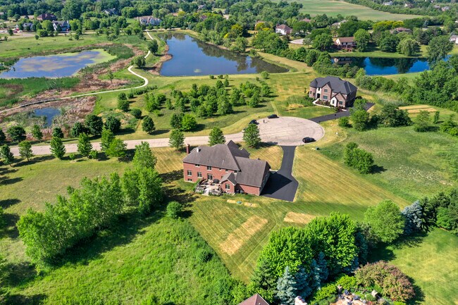 Building Photo - 126 Governors Ct