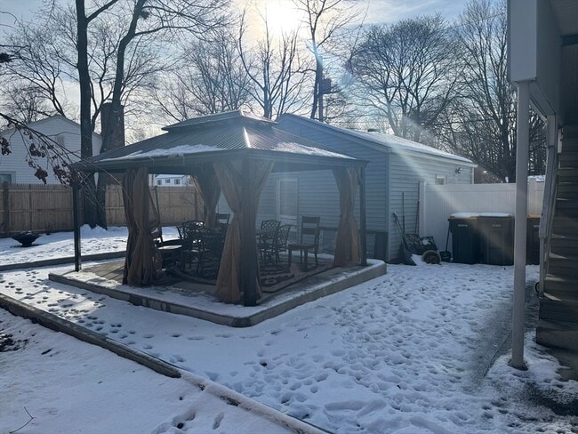 Building Photo - 187 Danforth St