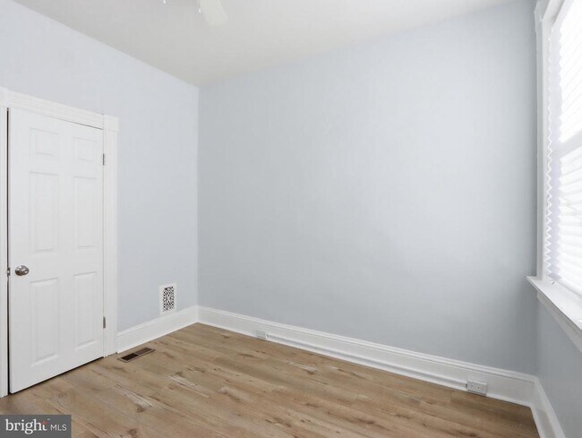 Building Photo - 1724 N Payson St