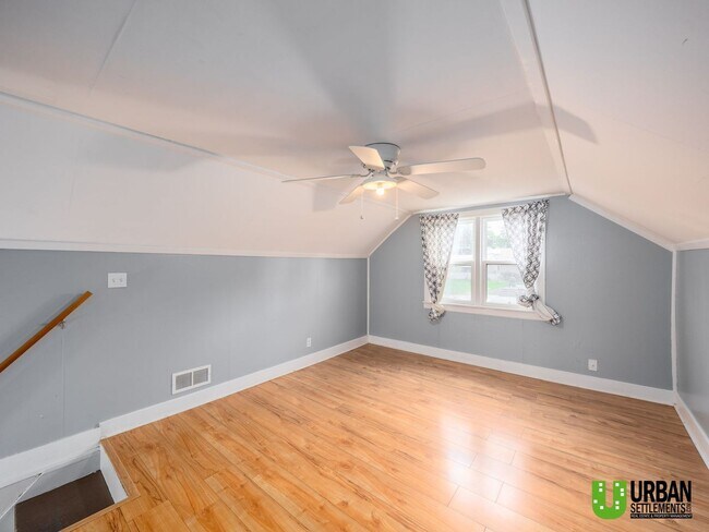 Building Photo - 3104 W Heroy Ave