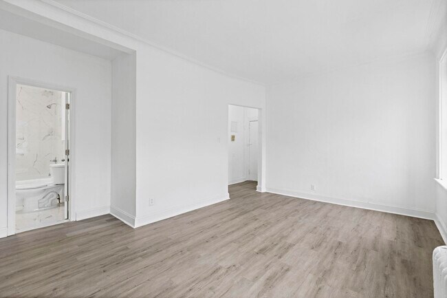 Building Photo - 137 Kensington Ave