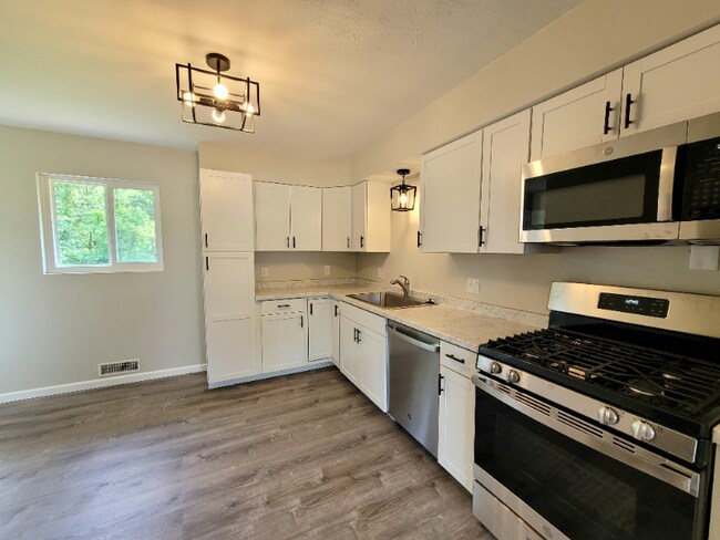 Building Photo - 3952 Marie Dr